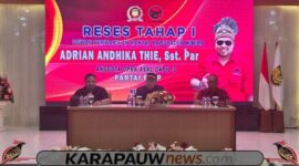 Anggota DPRK Mimika, Adrian Andhika Thie,Sst.Par, saat menggelar Reses Tahap I Tahun 2026 di Kelurahan Koperapoka, Distrik Mimika Baru, Kabupaten Mimika, Papua Tengah, Jumat (13/3/2026) (Foto: karapauwnews.com)