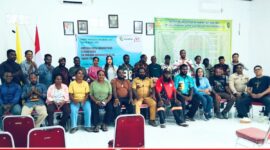 Foto bersama usai Rapat Anggota Tahunan Lima Koperasi Merah-Putih dari lima kampung di Distrik Kuala Kencana, yang berlangsung di Balai Kampung Utikini I, Jumat (27/3/2026) (karapauwnews.com/Mar)