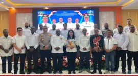 Foto bersama usai pembukaan Mukab KADIN Kabupaten Mimika, yang digelar di ballroom Grand Tembaga Timika, Sabtu (6/6/2026) (karapauwnews.com/Foto: KADIN Mimika)
